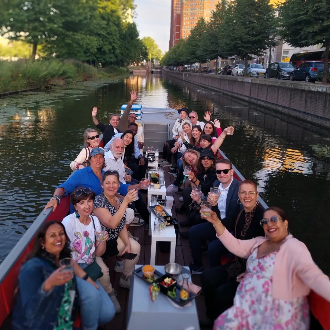 Gin Tonic Boat The Hague